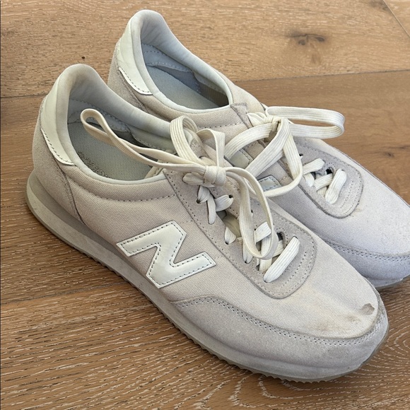 New Balance Cream Sneakers with White Details - Picture 3 of 6